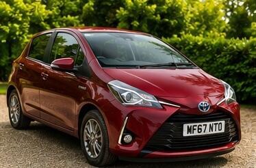 2017 Toyota Yaris — photo 11